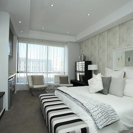 Luxury @ Sandton Skye 约翰内斯堡 外观 照片