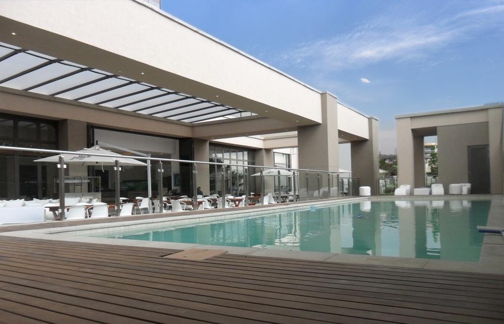 Luxury @ Sandton Skye 约翰内斯堡 外观 照片